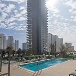 Burgundy View 1Br W/View, Balcony & Parking.