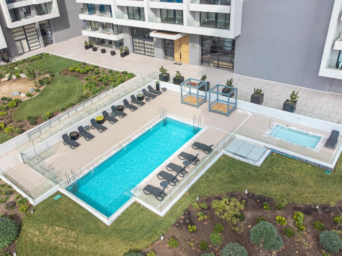 Apartamento Burgundy View 1br W/view, Balcony & Parking. *